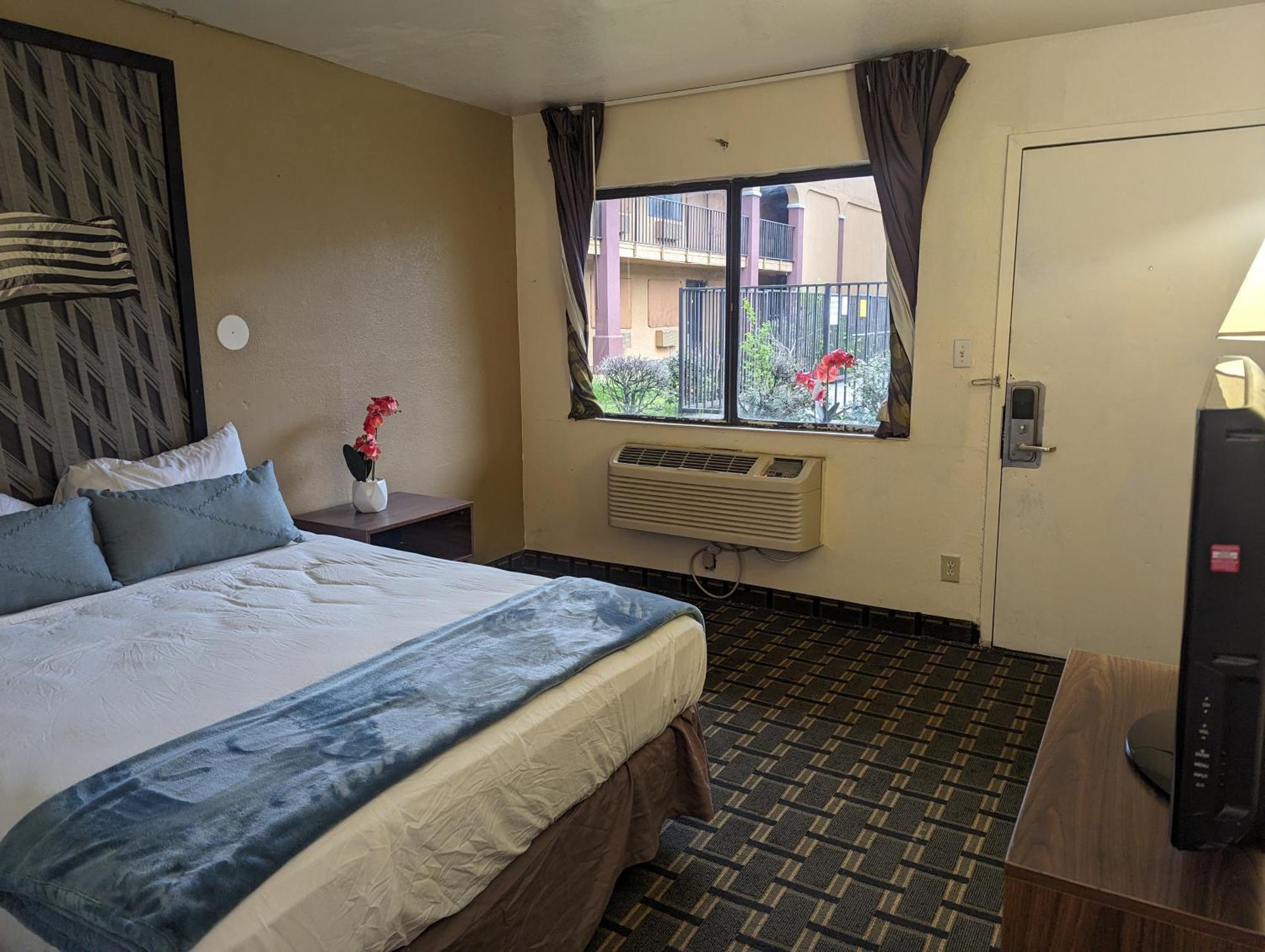 Southern Comfort Hotel Tulsa Extérieur photo